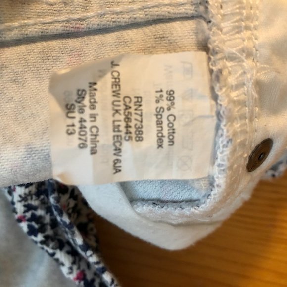 J. Crew Floral Stretch Shorts Blue Style 44076 - Picture 7 of 7